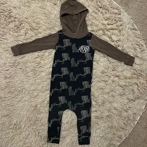 Rags to Raches, Black and Brown RAD! romper. Size 2T